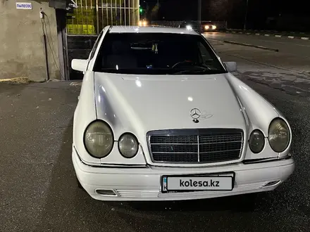 Mercedes-Benz E 320 1996 года за 2 800 000 тг. в Шымкент – фото 3