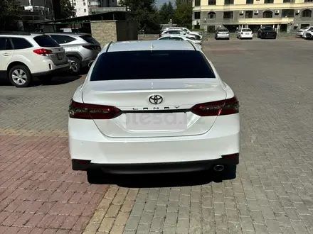 Toyota Camry 2019 года за 15 700 000 тг. в Алматы – фото 4