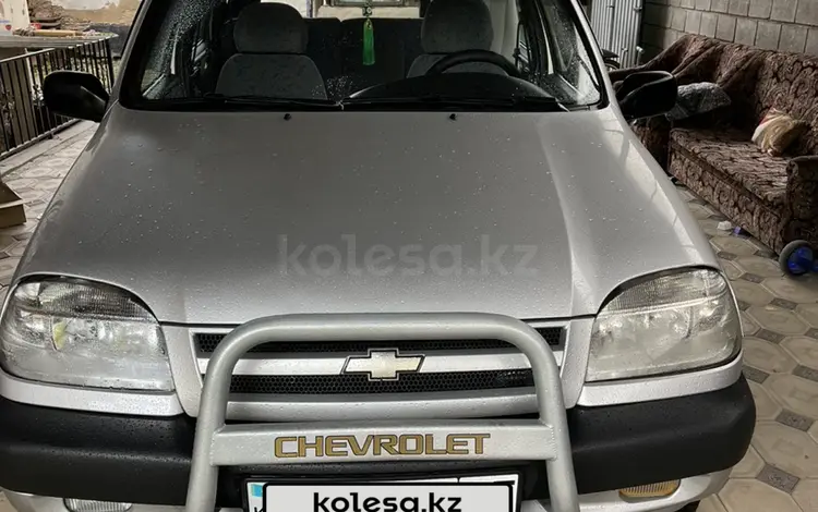 Chevrolet Niva 2003 годаүшін2 600 000 тг. в Есик