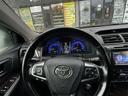 Toyota Camry 2015 года за 11 150 000 тг. в Актобе – фото 17