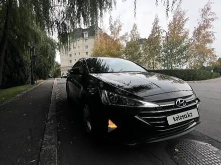 Hyundai Elantra 2019 года за 8 750 000 тг. в Алматы – фото 2