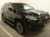 Toyota Land Cruiser Prado 2022 года за 41 000 000 тг. в Актобе – фото 3