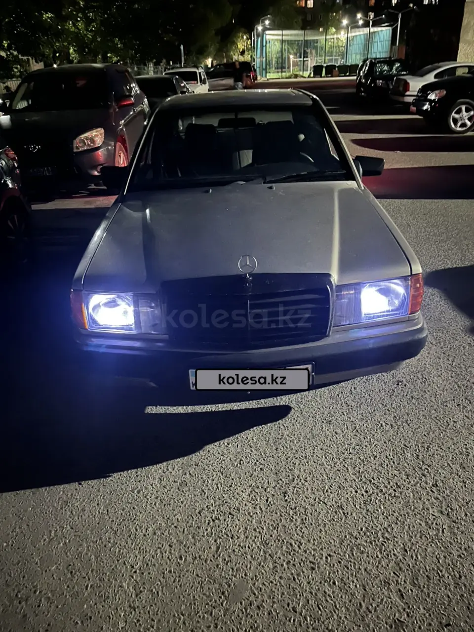 Mercedes-Benz 190, 1990