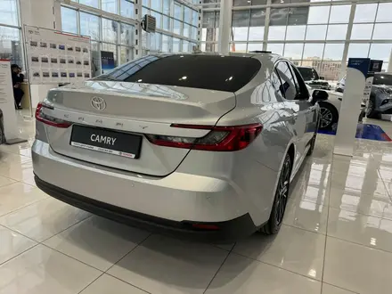 Toyota Camry Luxe 2024 года за 23 790 000 тг. в Атырау – фото 5