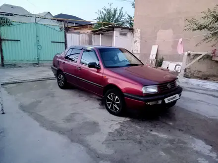 Volkswagen Vento 1993 года за 1 500 000 тг. в Шымкент