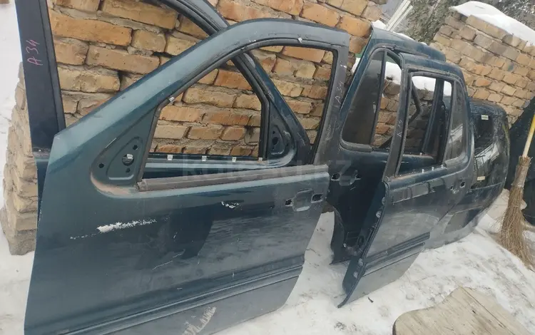 Комплект Дверей Mercedes ML163 за 70 000 тг. в Алматы