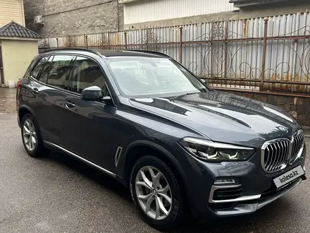 BMW X5 2019 года за 25 000 000 тг. в Алматы – фото 2
