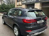 BMW X5 2019 года за 27 000 000 тг. в Алматы – фото 3