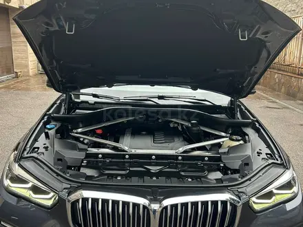 BMW X5 2019 года за 25 000 000 тг. в Алматы – фото 9