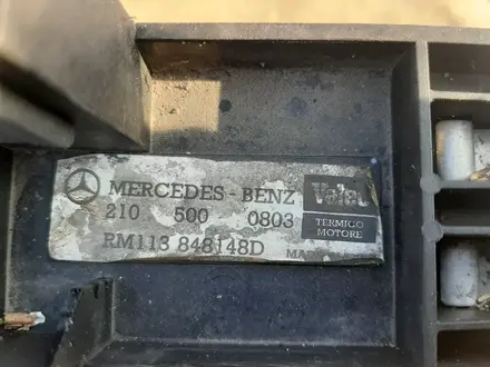 Радиатор основной Мерседес 210 е240 Mercedes w210 e240 за 30 000 тг. в Семей – фото 2