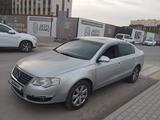 Volkswagen Passat 2006 года за 3 000 000 тг. в Астана – фото 5