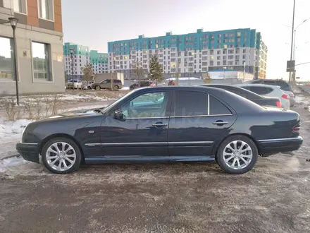 Mercedes-Benz E 200 1996 года за 2 000 000 тг. в Астана – фото 2