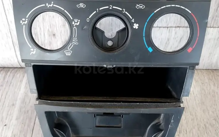 Консоль Toyota Corolla E130 за 20 000 тг. в Караганда