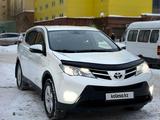 Toyota RAV4 2014 года за 8 400 000 тг. в Астана – фото 2