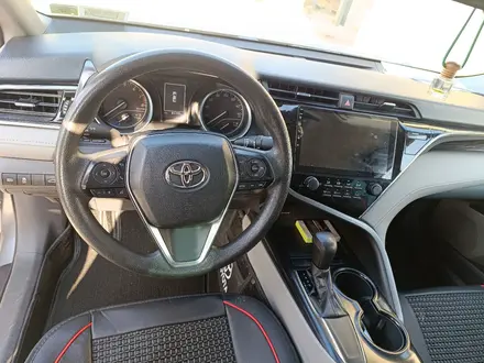 Toyota Camry 2018 года за 11 000 000 тг. в Актау – фото 7