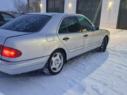 Mercedes-Benz E 230 1996 года за 2 400 000 тг. в Кокшетау – фото 4