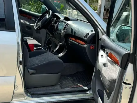 Toyota Land Cruiser Prado 2003 года за 8 700 000 тг. в Алматы – фото 8