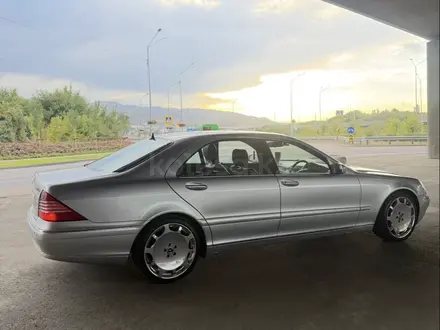 Mercedes-Benz S 320 2001 года за 7 200 000 тг. в Алматы – фото 27