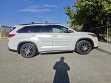 Toyota Highlander 2017 года за 12 700 000 тг. в Атырау – фото 3