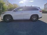 Toyota Highlander 2017 года за 12 700 000 тг. в Атырау – фото 5