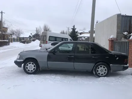 Mercedes-Benz E 200 1991 года за 1 800 000 тг. в Астана – фото 2