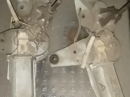 ДВОРНИК КРЫШКИ БАГАЖНИКА за 20 000 тг. в Алматы