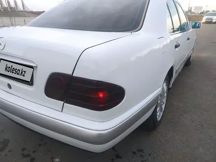 Mercedes-Benz E 280 1998 года за 2 800 000 тг. в Тараз – фото 5