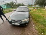 Toyota Camry 1999 годаүшін3 700 000 тг. в Алматы – фото 2