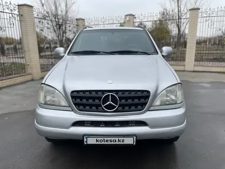 Mercedes-Benz ML 320 1999 года за 3 000 000 тг. в Атырау – фото 8