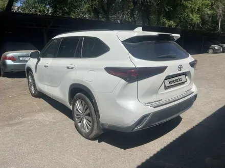 Toyota Highlander 2022 года за 24 512 463 тг. в Алматы – фото 4