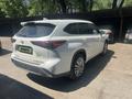 Toyota Highlander 2022 года за 24 512 463 тг. в Алматы – фото 3