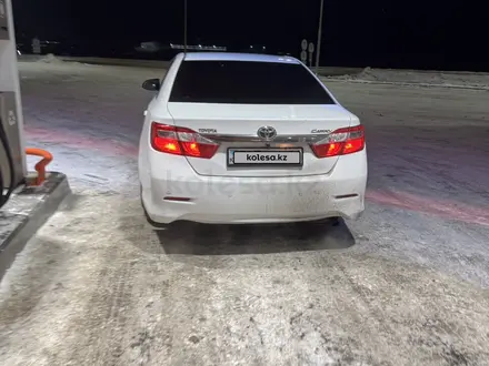 Toyota Camry 2014 года за 8 500 000 тг. в Павлодар – фото 2