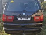 SEAT Alhambra 2002 годаүшін2 400 000 тг. в Уральск – фото 2