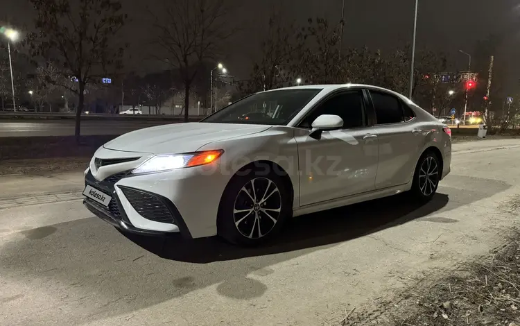 Toyota Camry 2019 года за 11 800 000 тг. в Алматы