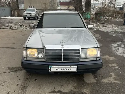 Mercedes-Benz E 230 1991 года за 1 800 000 тг. в Алматы – фото 12