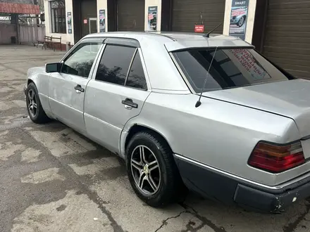 Mercedes-Benz E 230 1991 года за 1 800 000 тг. в Алматы – фото 6