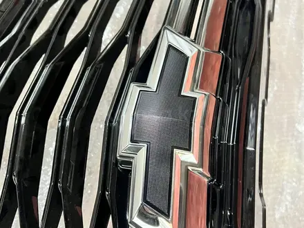 Рещетка радиатора хром черный на Chevrolet Equinox 18-22 года оригинал. за 155 000 тг. в Алматы – фото 6