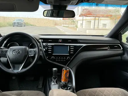 Toyota Camry 2018 года за 8 500 000 тг. в Жанаозен – фото 7