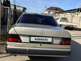 Mercedes-Benz E 230 1989 года за 800 000 тг. в Алматы – фото 4