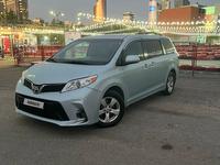 Toyota Sienna 2015 года за 12 300 000 тг. в Астана