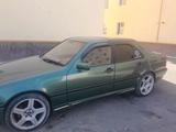 Mercedes-Benz E 220 1994 годаүшін1 100 000 тг. в Тараз