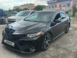 Toyota Camry 2018 годаүшін10 700 000 тг. в Шымкент