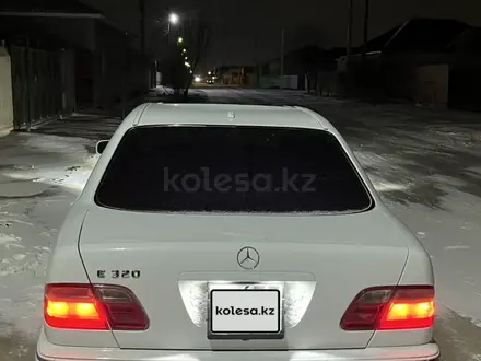 Mercedes-Benz E 320 2000 года за 5 300 000 тг. в Жанаозен – фото 13