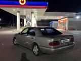 Mercedes-Benz E 230 1996 года за 1 650 000 тг. в Жезказган – фото 2