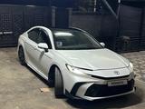 Toyota Camry 2024 года за 14 200 000 тг. в Алматы – фото 2
