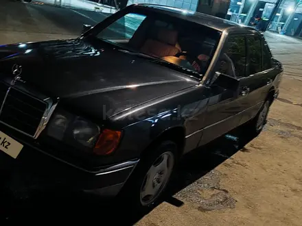 Mercedes-Benz E 230 1991 года за 1 850 000 тг. в Алматы