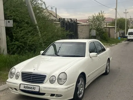 Mercedes-Benz E 55 AMG 2000 года за 7 800 000 тг. в Шымкент – фото 13