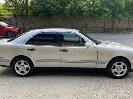 Mercedes-Benz E 240 1997 года за 4 000 000 тг. в Шымкент – фото 4