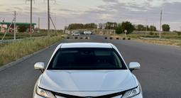 Toyota Camry 2020 года за 15 200 000 тг. в Шымкент – фото 2