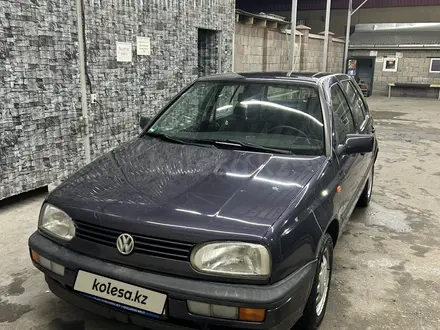 Volkswagen Golf 1996 года за 2 700 000 тг. в Шымкент